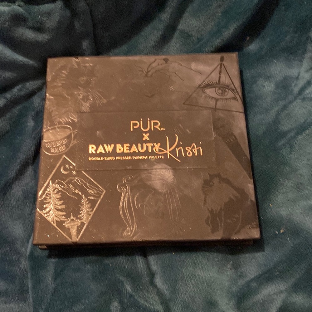 Pur Cosmetics and RawBeautyKristi collab eyeshadow palette